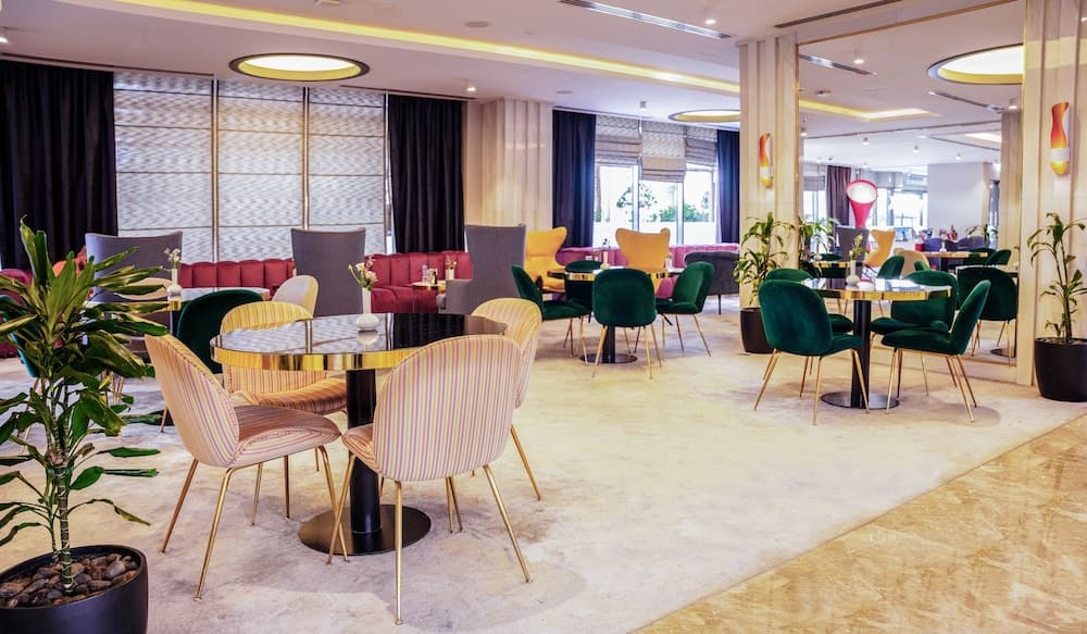 Mercure Dubai Barsha Heights Hotel Suites And Apartments — 27