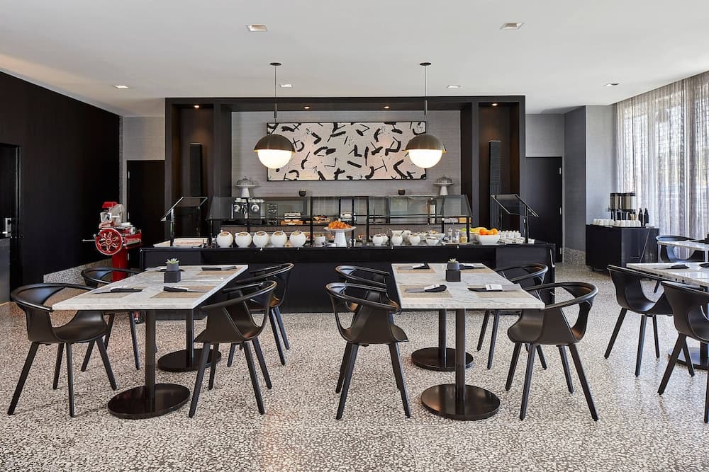 AC Hotel Miami Wynwood — 7