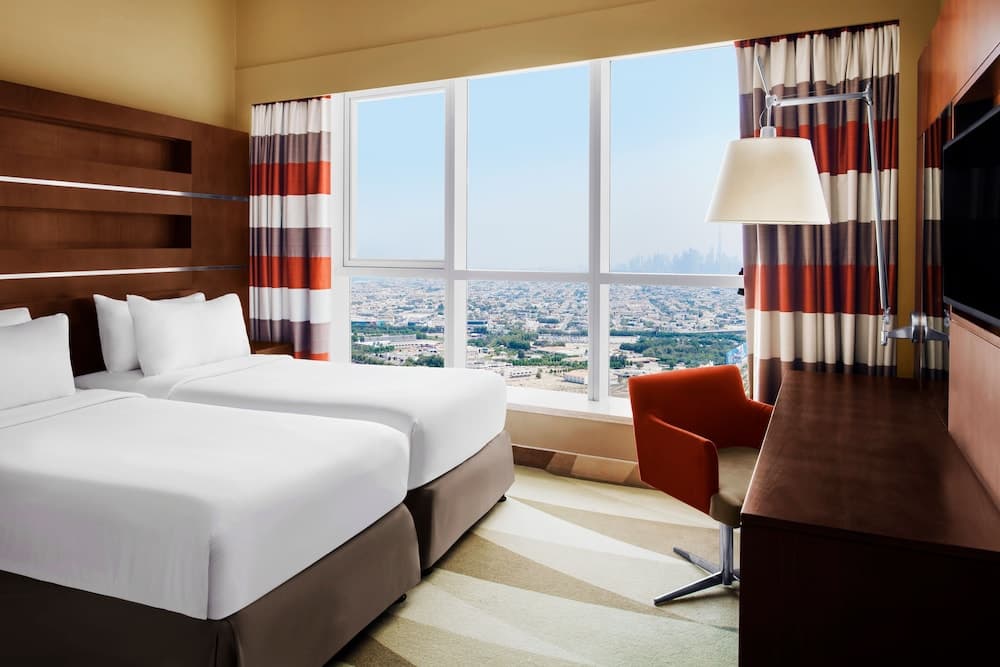Novotel Dubai Al Barsha — 8