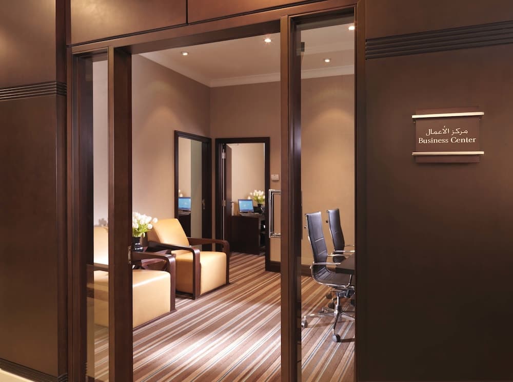 Mövenpick Grand Al Bustan Dubai — 10
