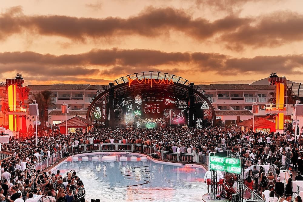 Ushuaïa Ibiza Beach Hotel - Solo Adultos - Entrada al Club Incluida — 1