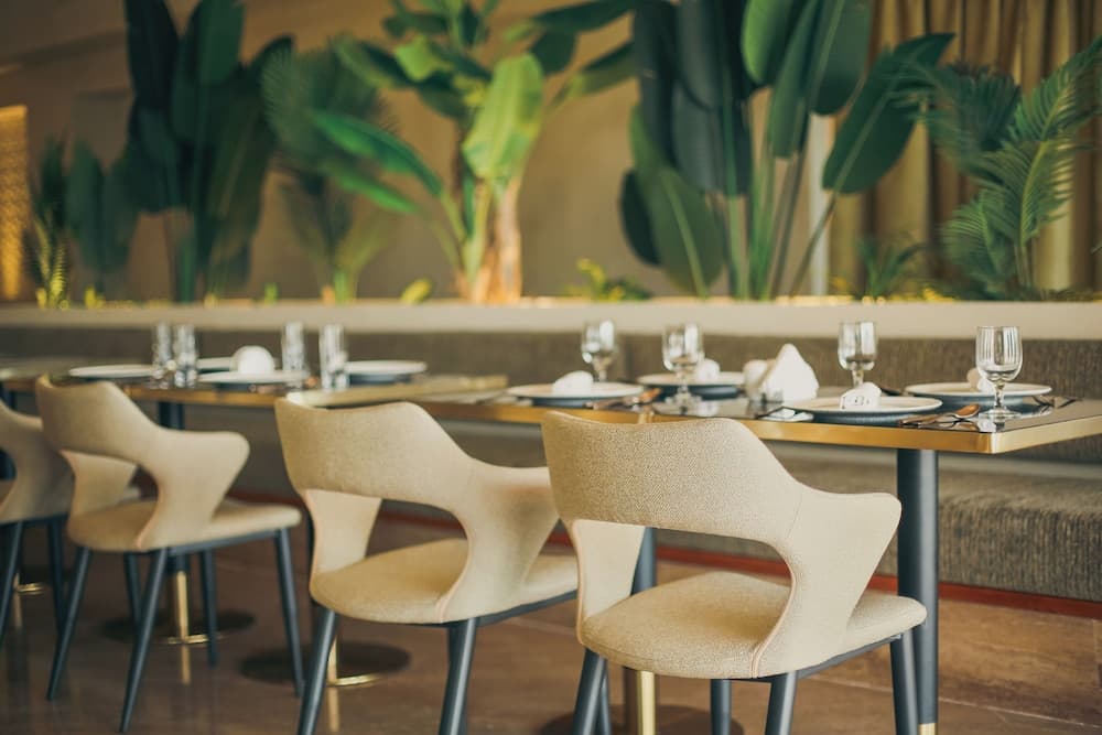 Dubai Marine Beach Resort & Spa — 16