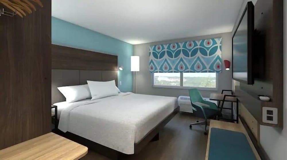 Tru by Hilton Fort Lauderdale Downtown — 8