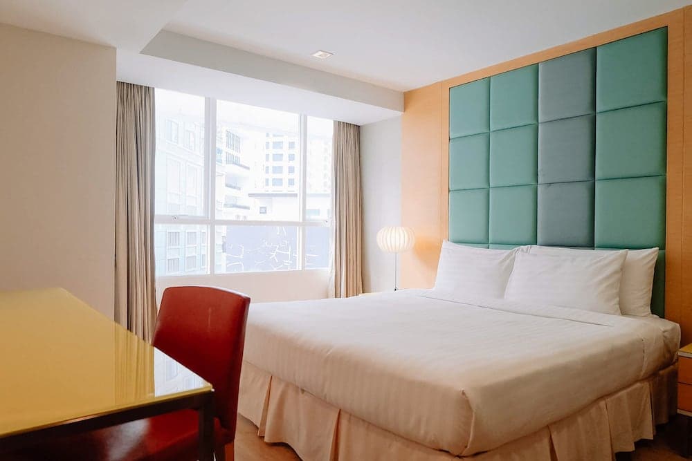 Urbana Langsuan Hotel — 8