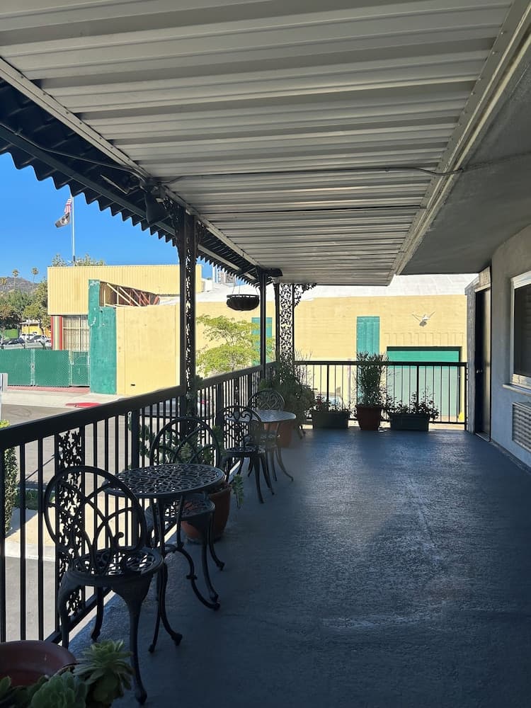 Bienvenido Inn en Colorado Blvd. — 14