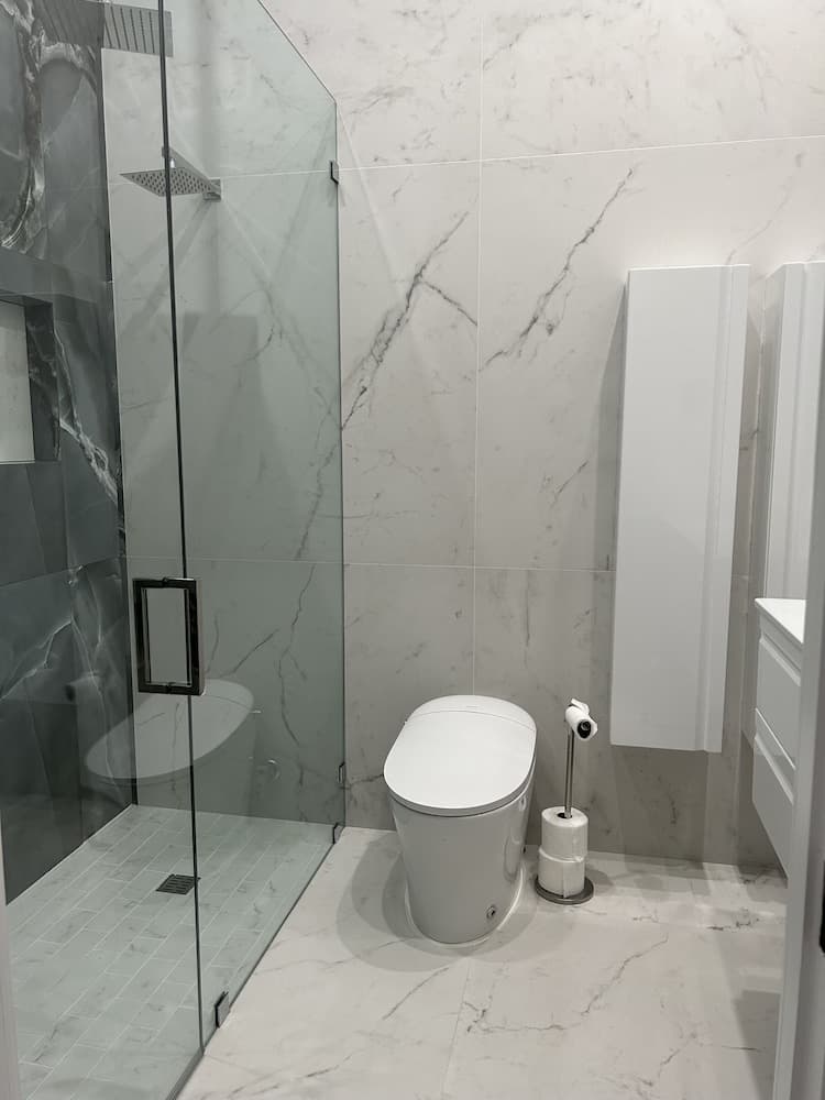 Guesthouse per soli uomini con opzione di abbigliamento vicino a Wilton Manors — 27