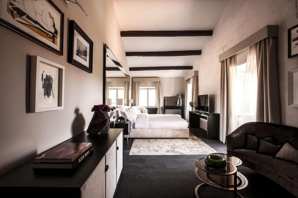 DOM Hotel — 28