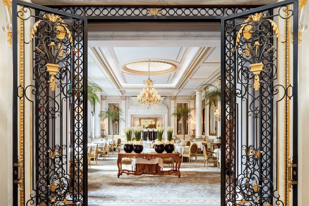 Four Seasons Hotel George V — 29