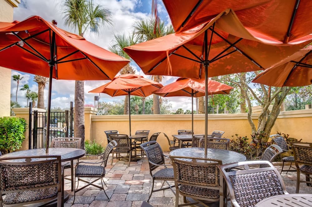 Embassy Suites by Hilton Orlando International Dr Conv Ctr — 24