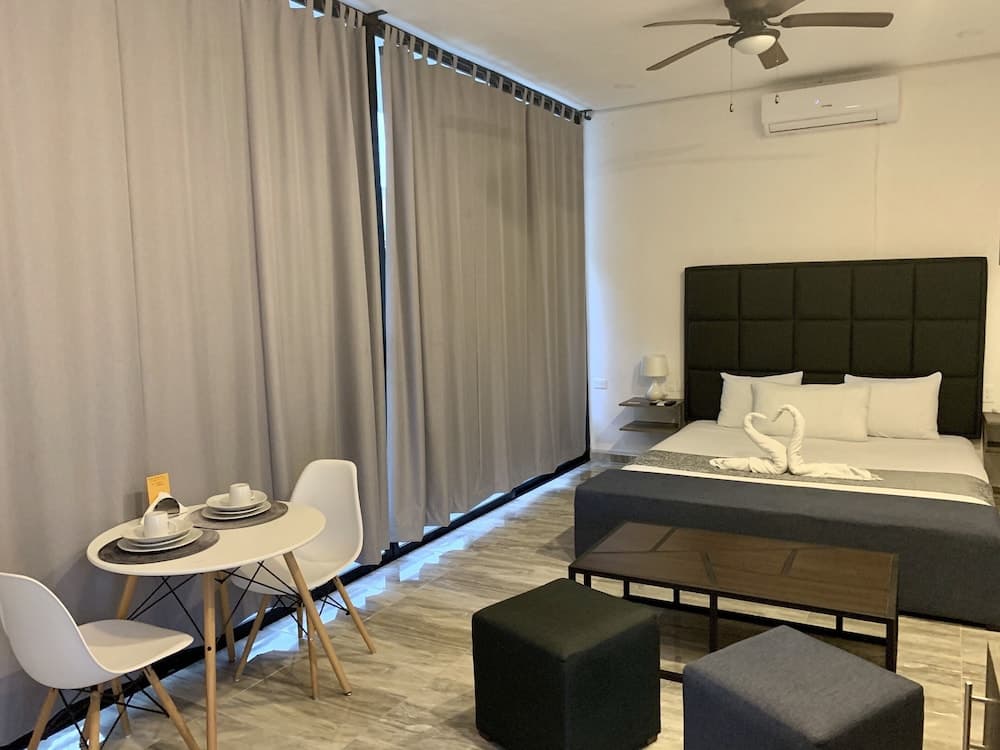 SILVERSANDS Hotel Boutique - 5Th Ave — 13