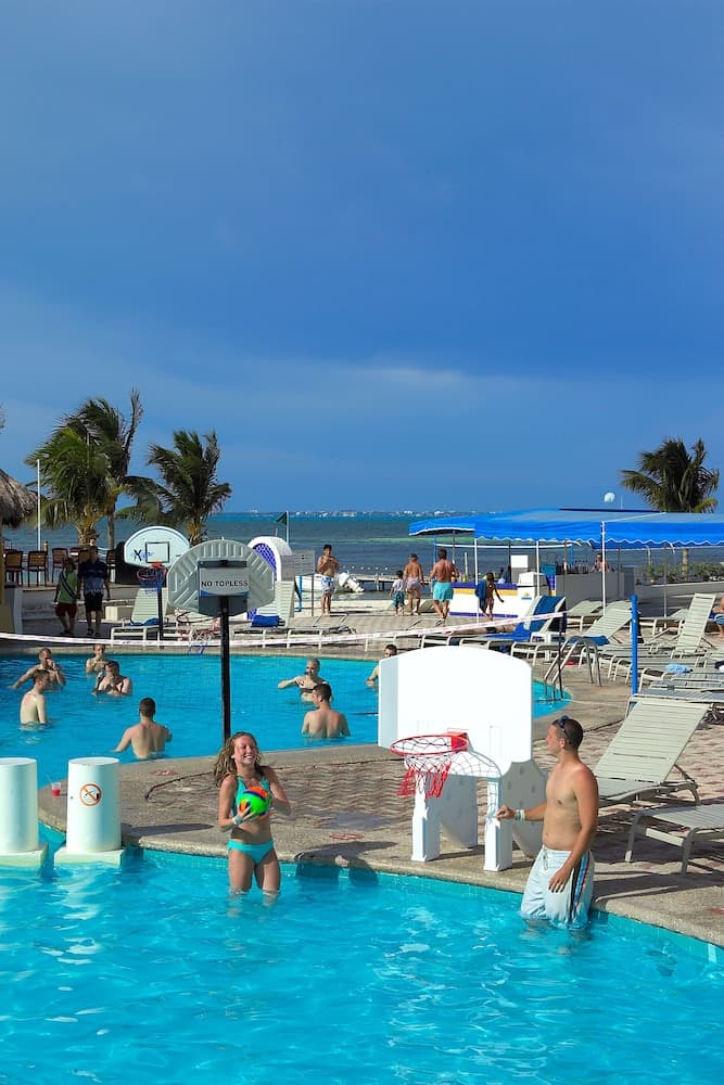 Aquamarina Beach Hotel — 9