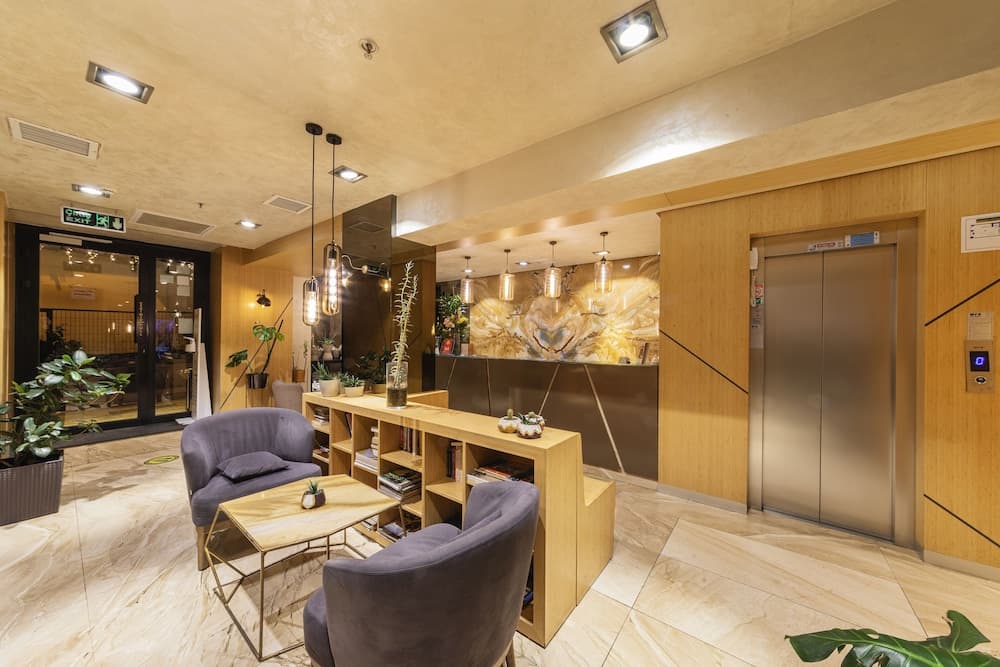 Ayramin Deluxe Hotel — 12
