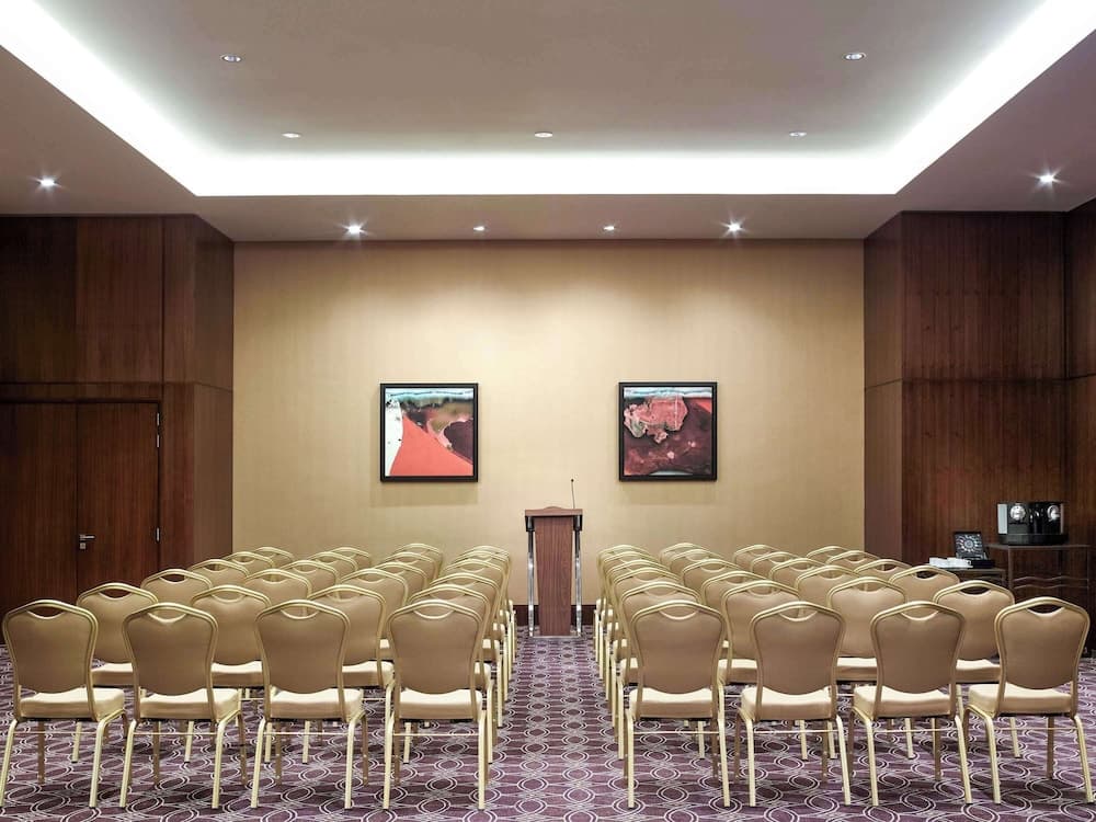 Swissotel Living Al Ghurair — 12