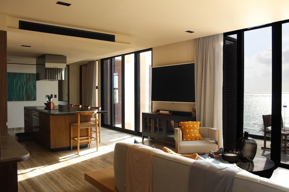 BESPOKE, Member of Small Luxury Hotels — 23