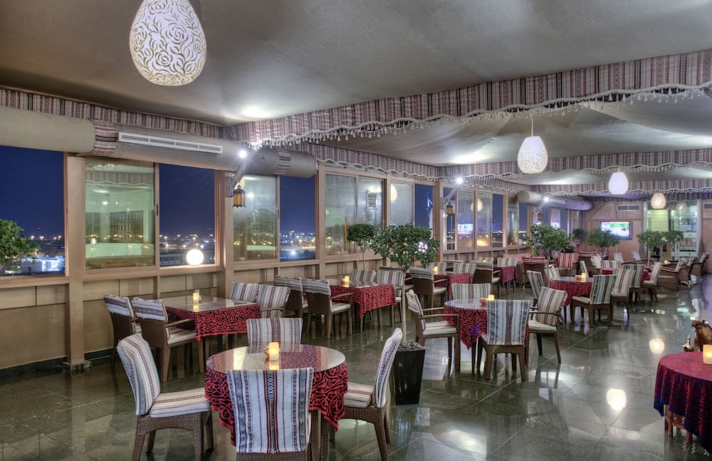 Two Seasons Hotel & Apartments — 28