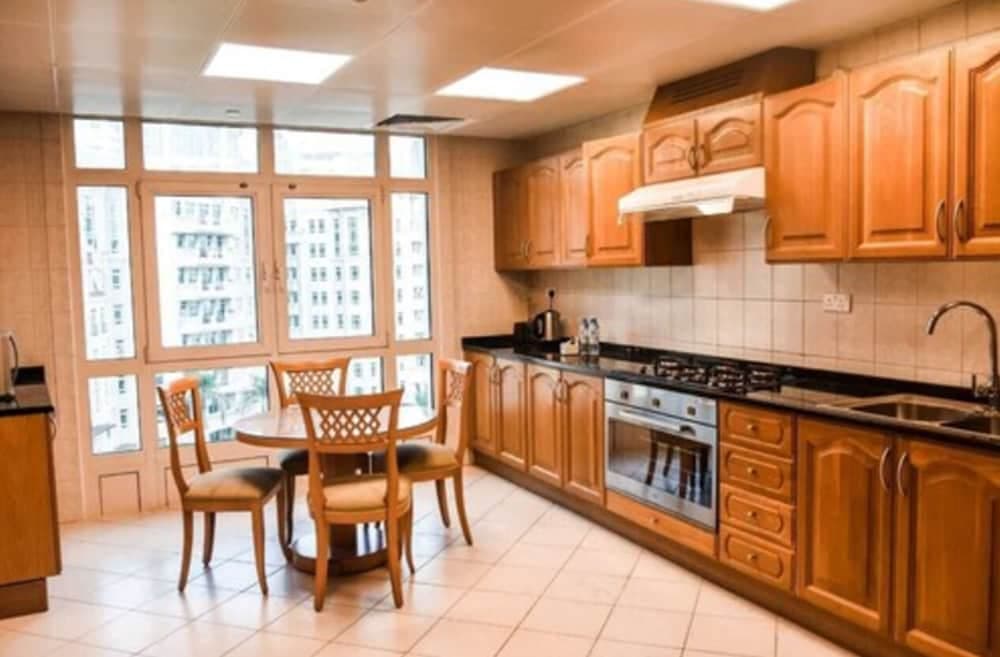 Swissôtel Al Murooj Dubai — 20