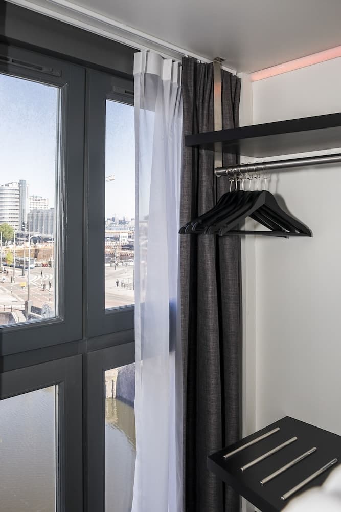 Dieses Hostel — 28