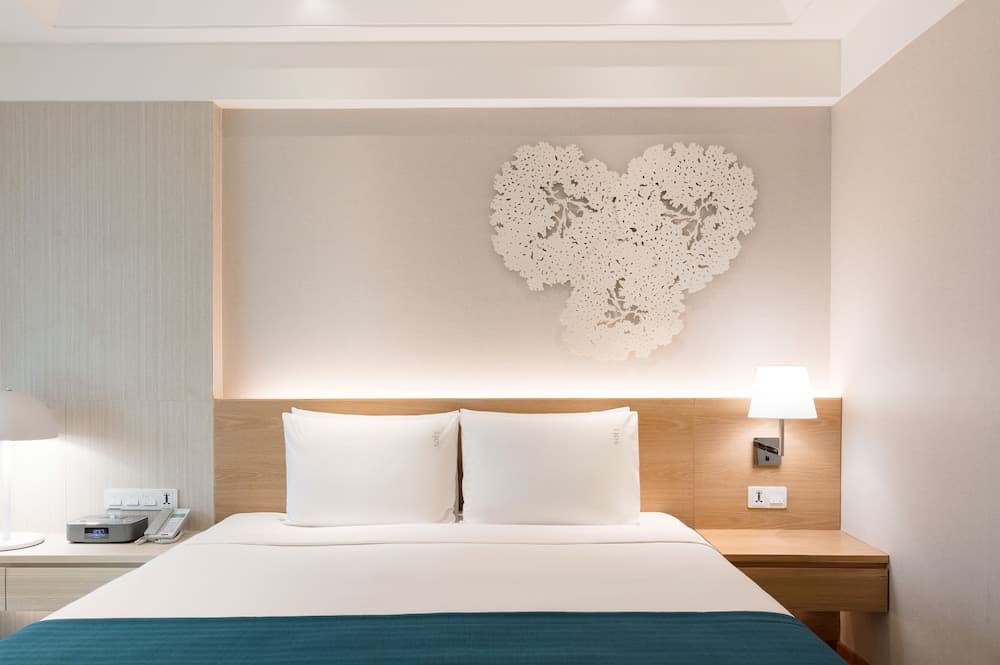 Holiday Inn Bangkok by IHG — 23
