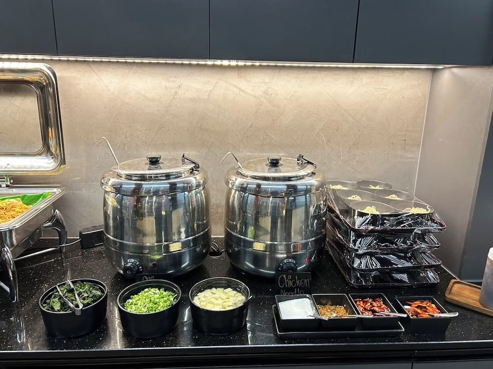 12 Das Residence Hotel — 18