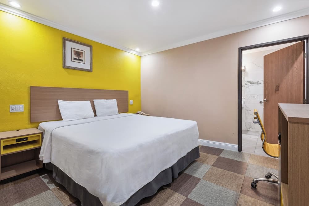 Hotel H-Wood — 17