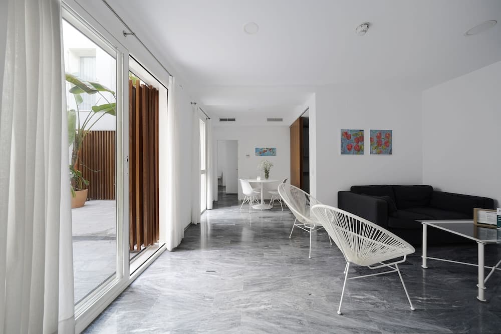 en un | Apartamentos Jondo — 12