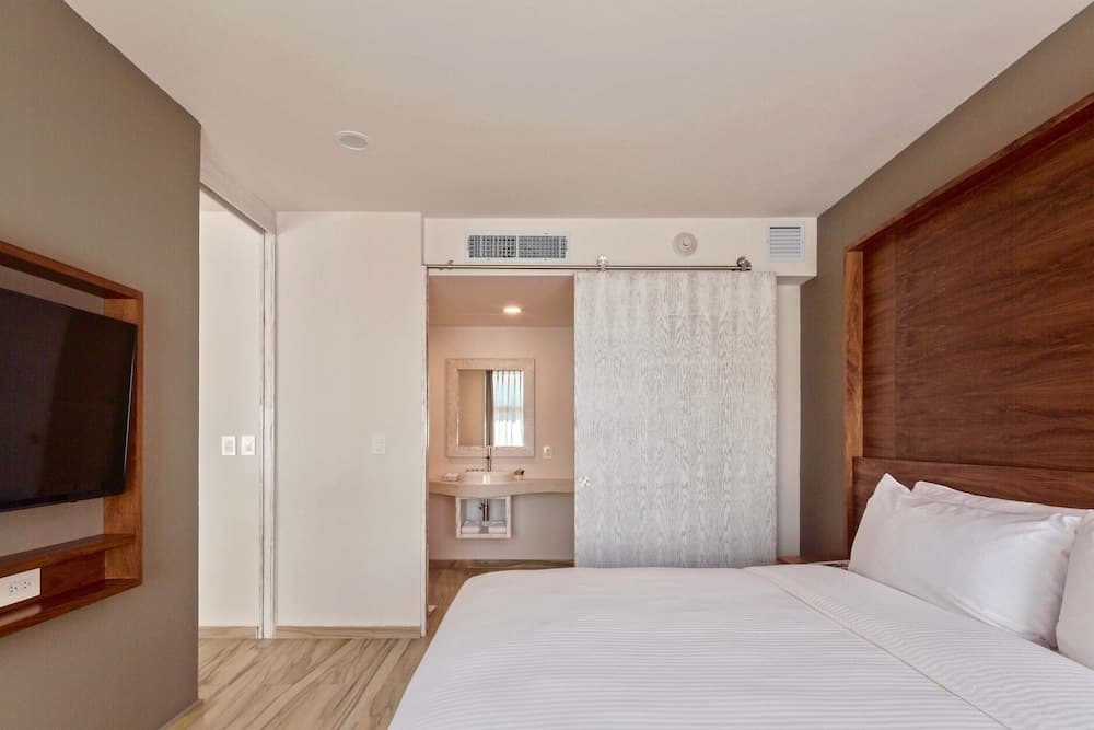 Newport House Playa Hotel Boutique — 13