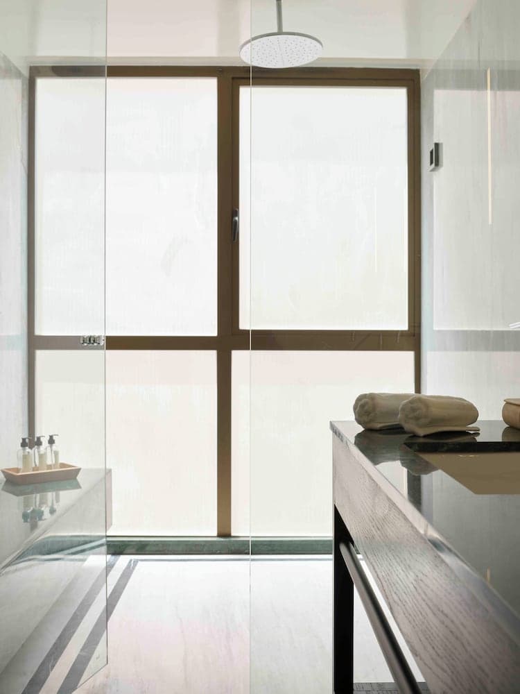 Hotel Dama — 28