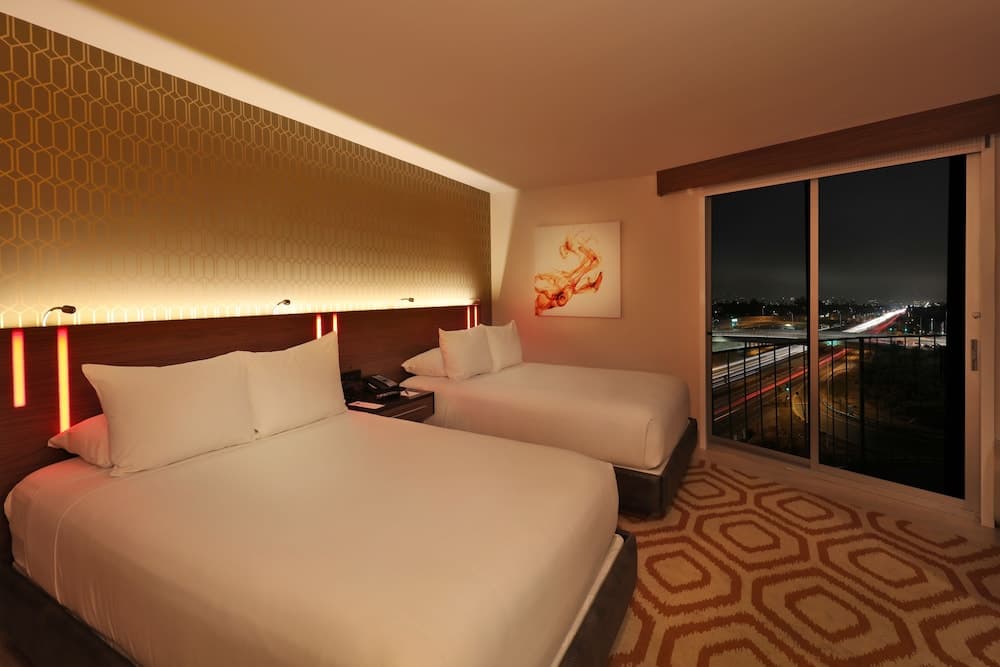 Hotel Angeleno — 23