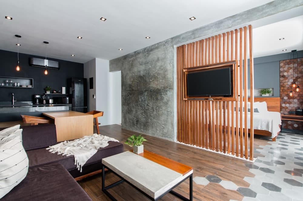 Leaf Boutique Condos — 14