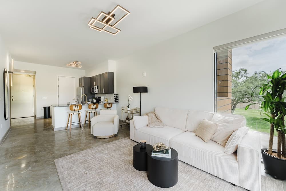 Griffin's Apartment — 4