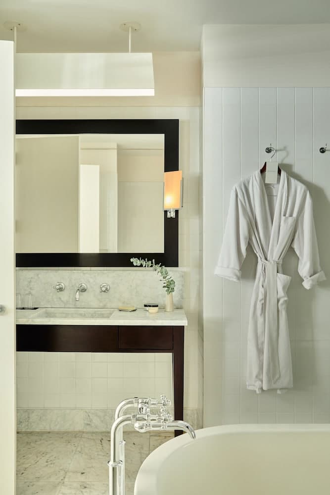 The Mercer — 25