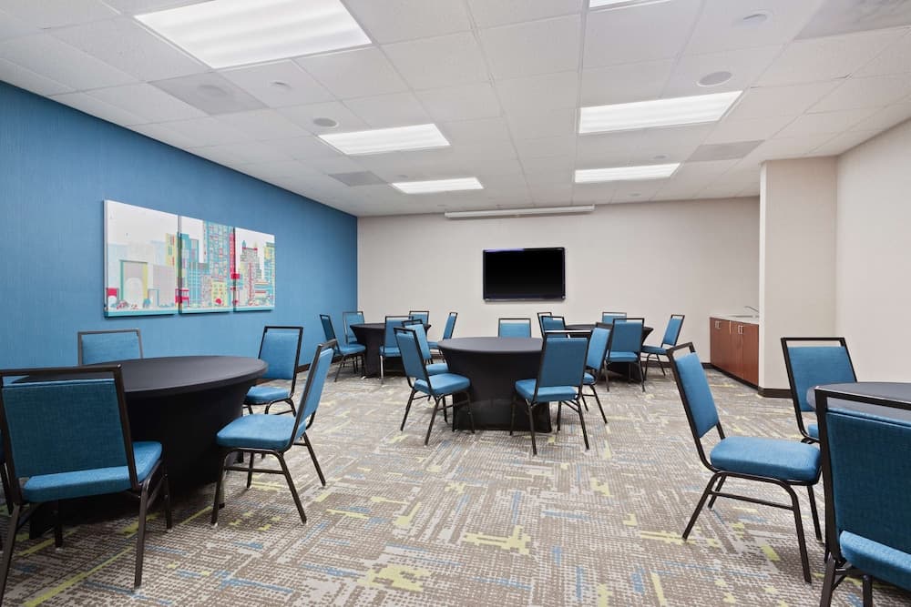Hampton Inn & Suites Orlando Intl Dr N — 8