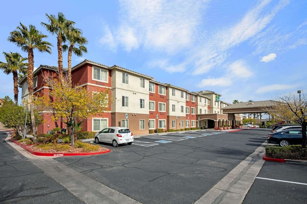 La Quinta Inn &amp; Suites by Wyndham Las Vegas Red Rock — 27