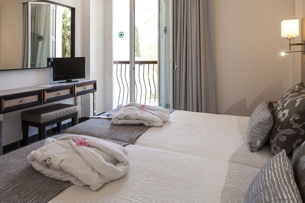 Suite Hotel S'Argamassa Palace — 4