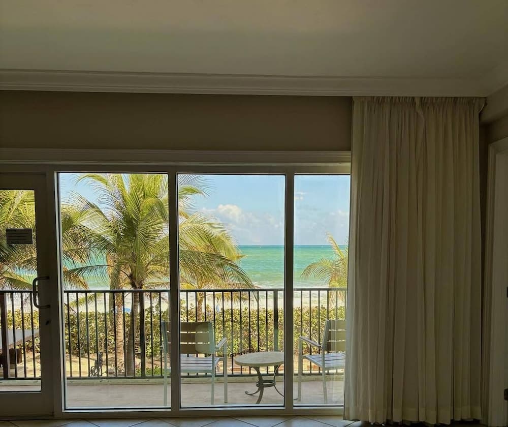 The Sea Lord Hotel & Suites (Adults Only) — 3