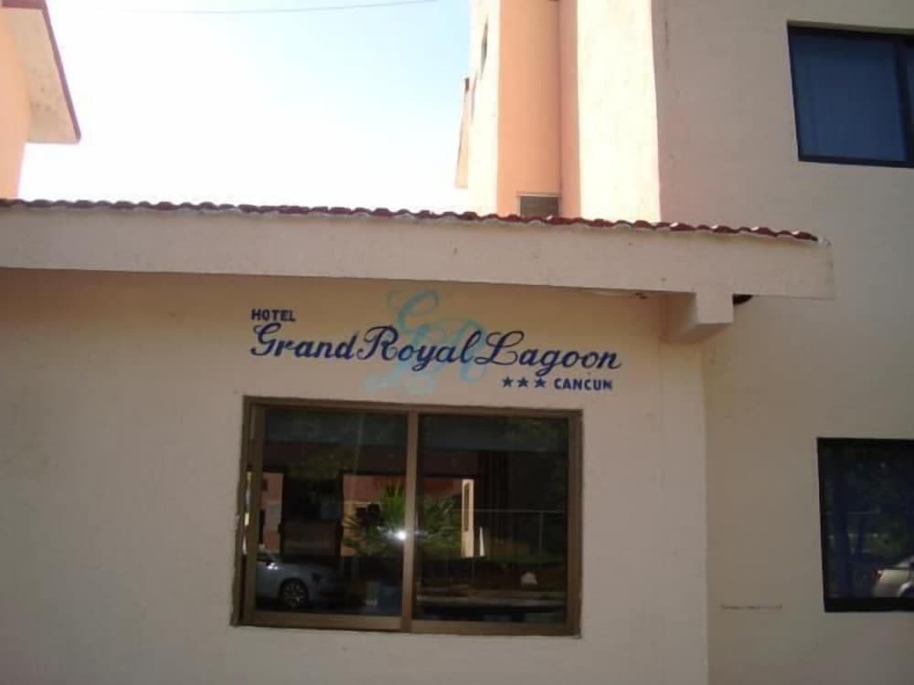 Gran Laguna Real — 24