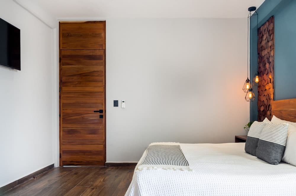 Leaf Boutique Condos — 8