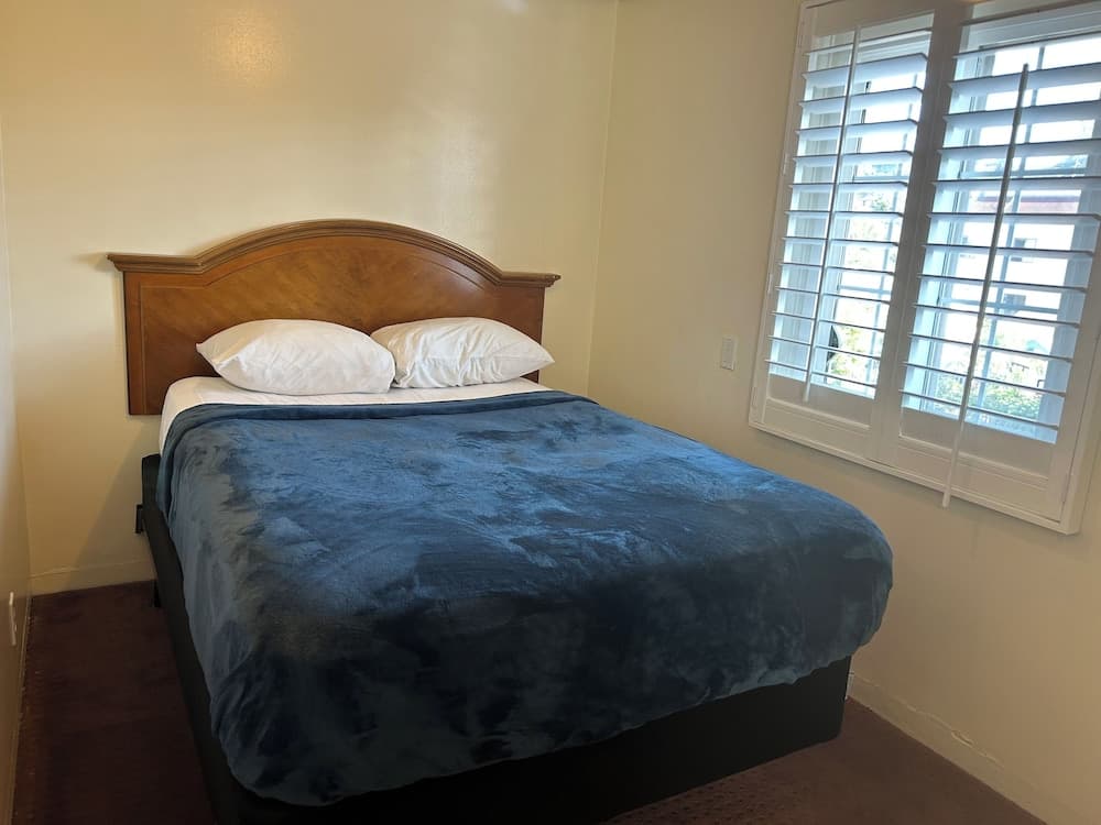 Bienvenido Inn en Colorado Blvd. — 4