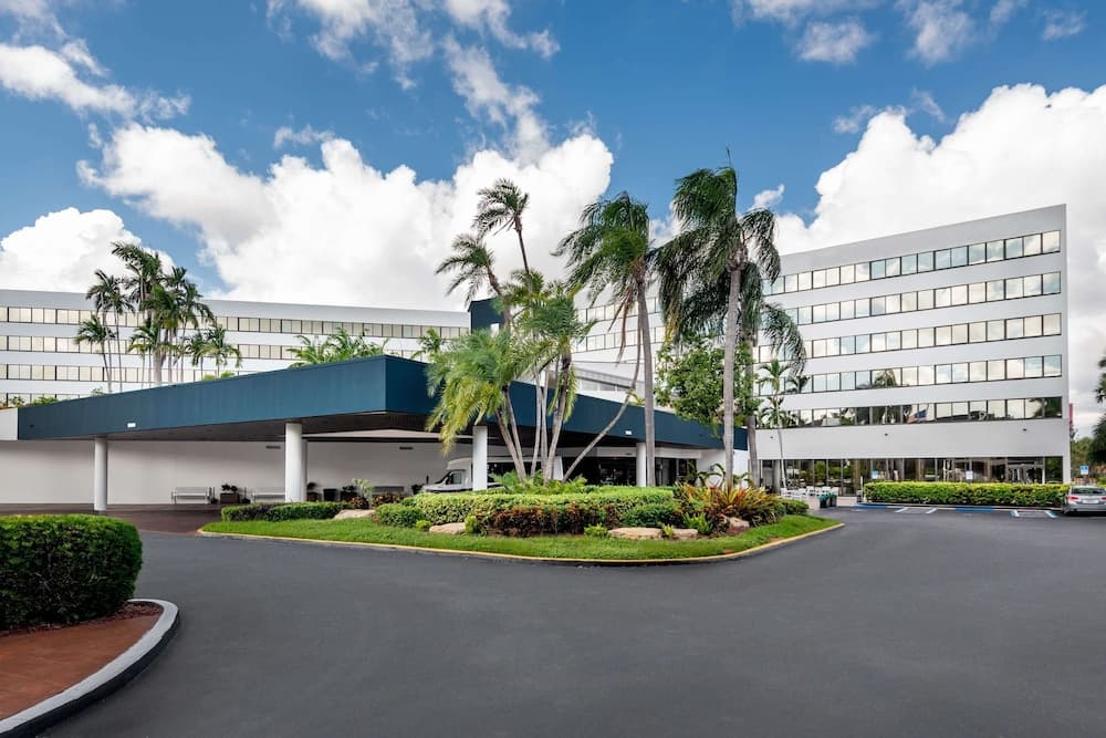 Sonesta Miami Airport — 1