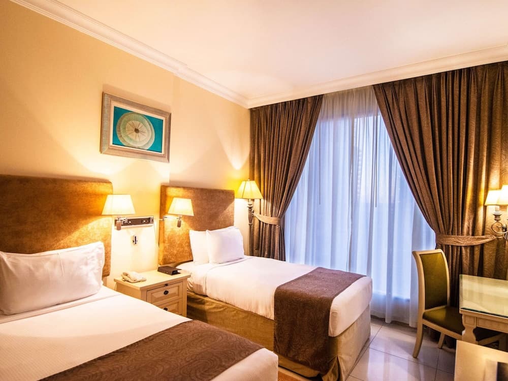 Mercure Dubai Barsha Heights Hotel Suites und Apartments — 17