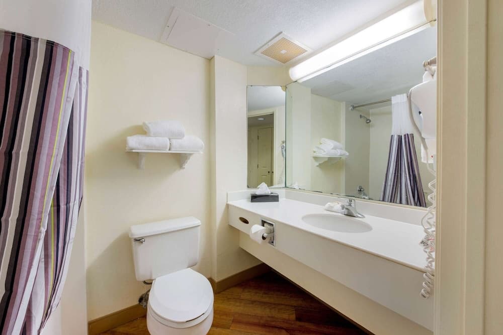 La Quinta Inn & Suites by Wyndham Ft Lauderdale Cypress Cr — 23