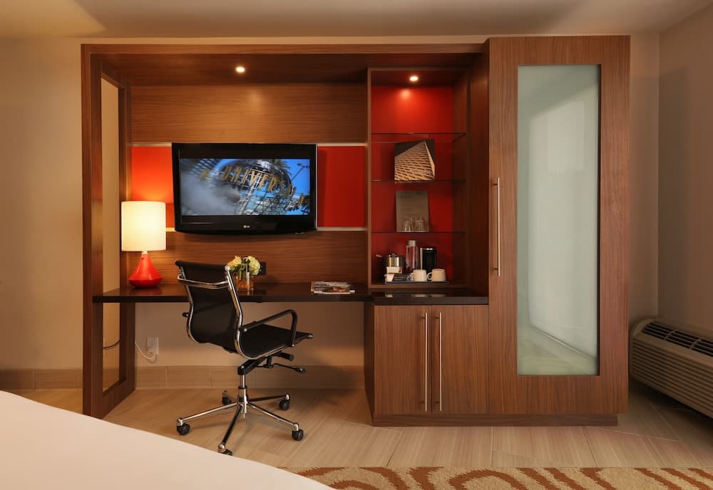 Hotel Angeleno — 14