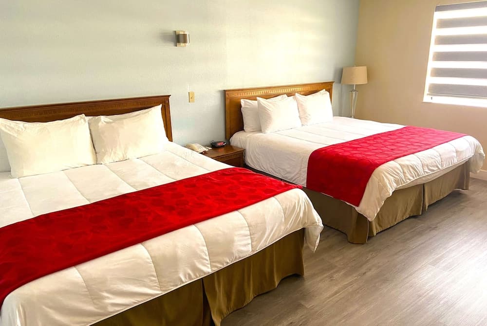 Ramada by Wyndham Los Angeles/Koreatown West — 20
