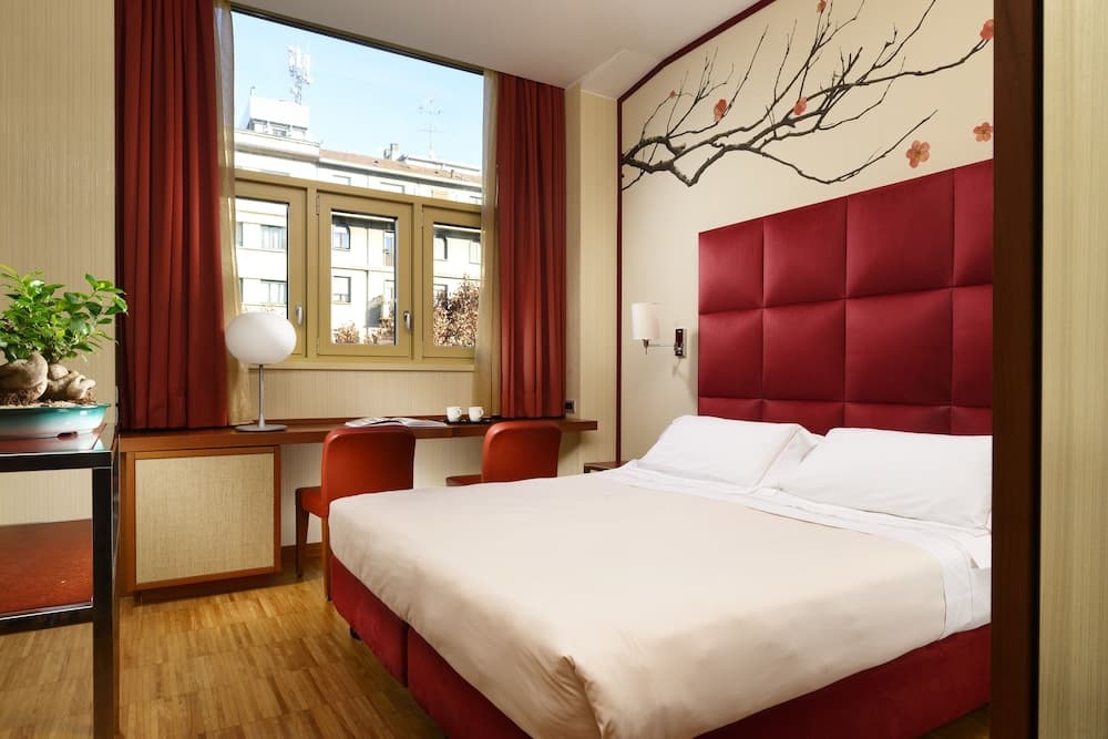 Hotel Enterprise — 8