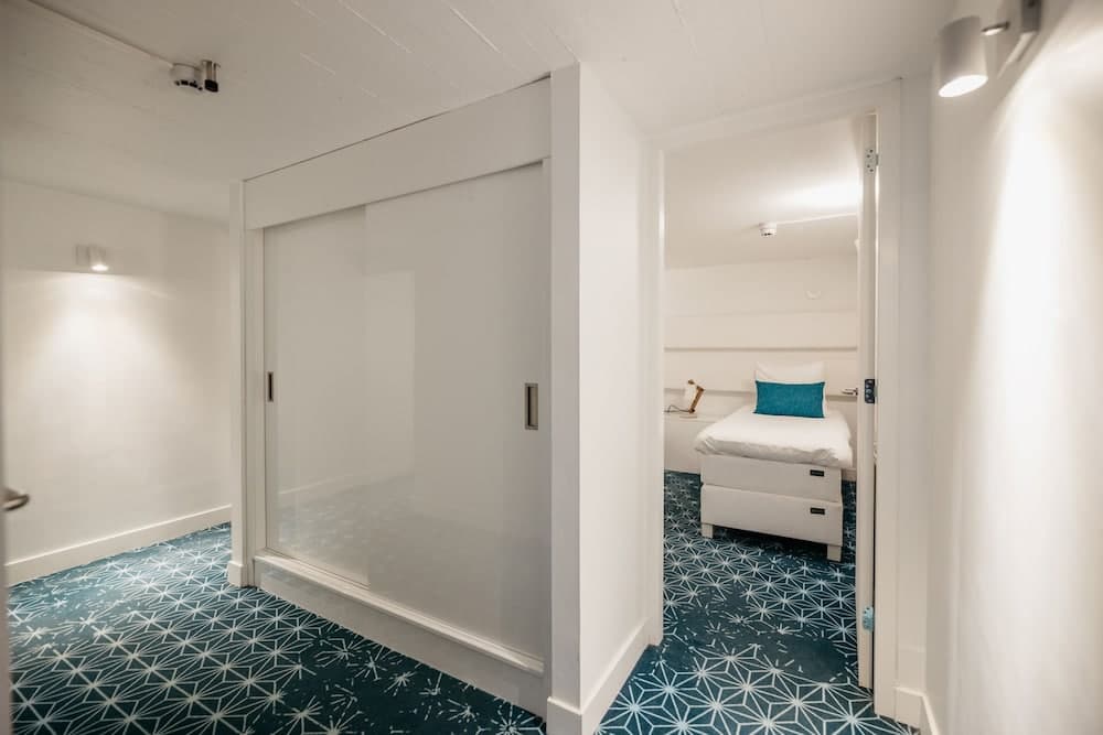 YAYS Amsterdam Salthouse Canal por Numa — 22