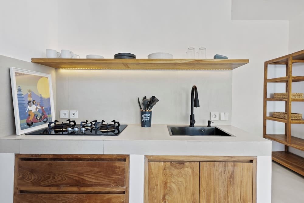 White Residence - Art & Boutique Suites hotel, no. 88 Jl. Intan Permai, Seminyak, Bali, 80361, Indonesia — photo 3