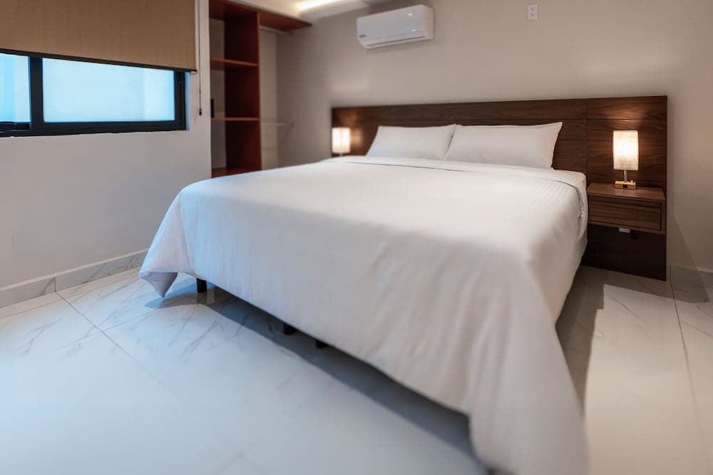Hotel 28 — 12