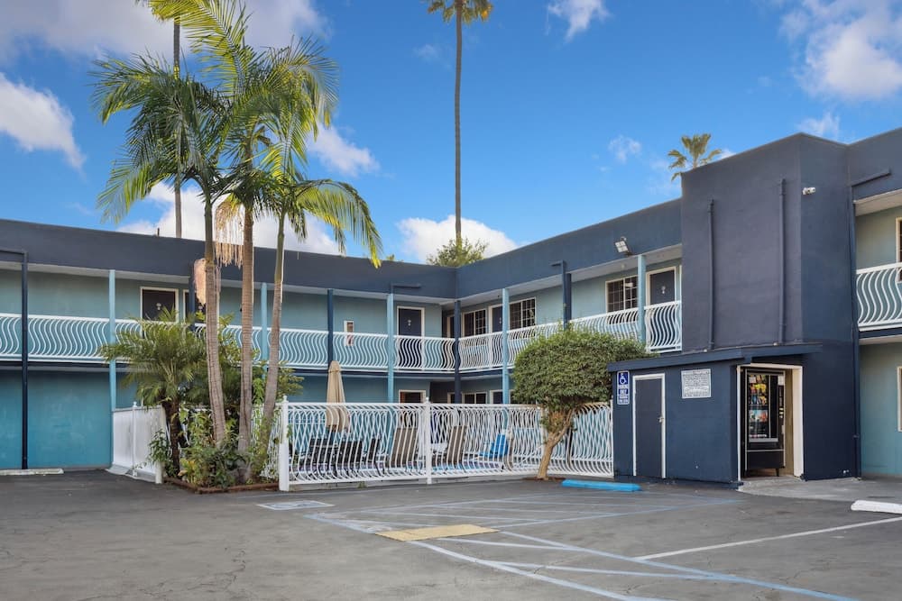 Hotel H-Wood — 13