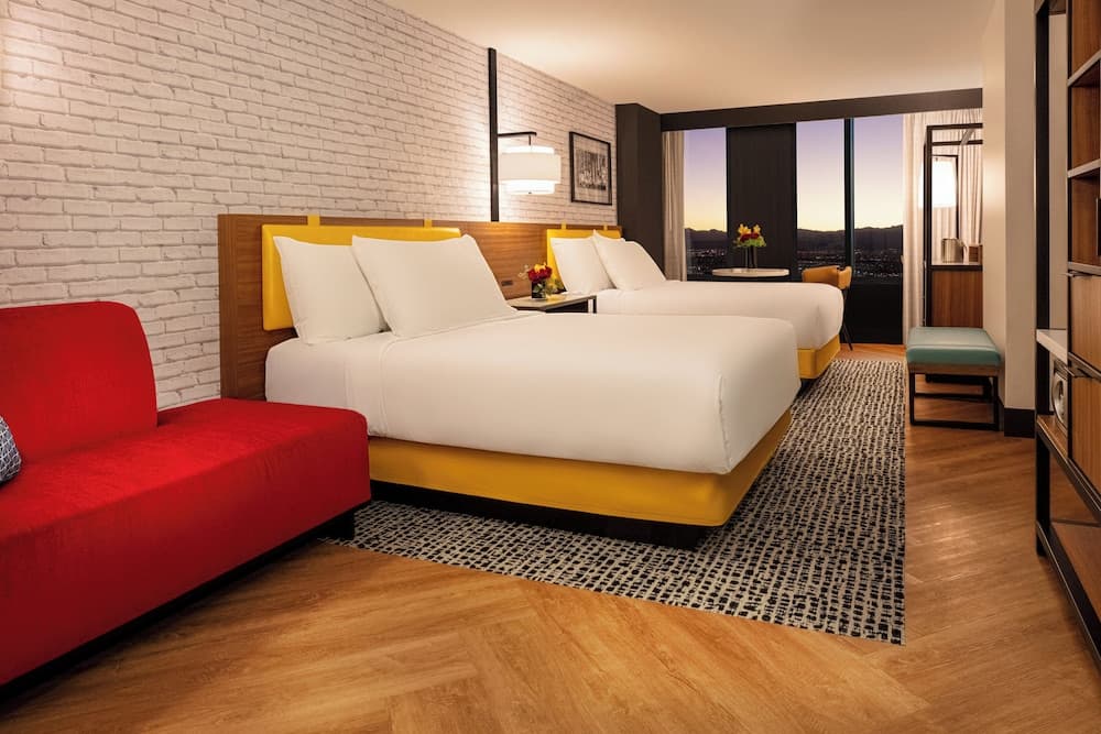 New York-New York Hotel & Kasino — 7