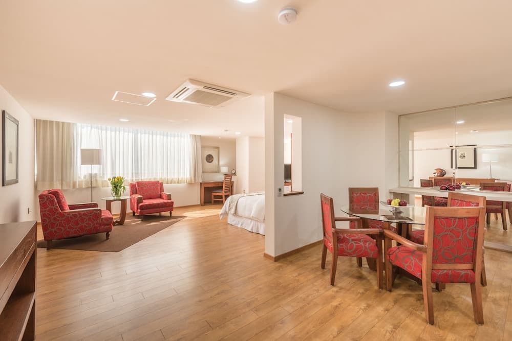 Suites Perisur Möblierte Apartments — 16